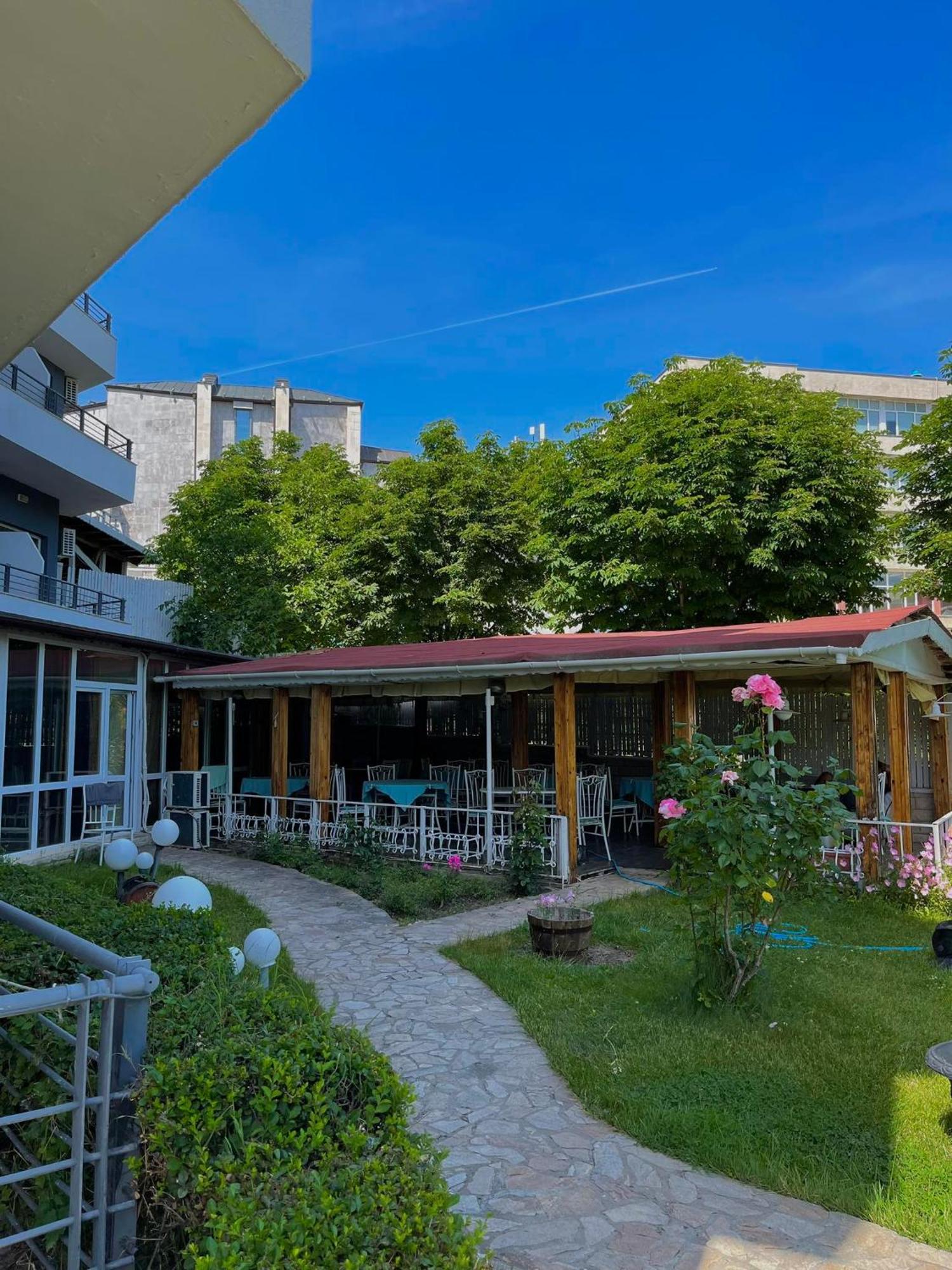 Apartments Devora 1 & Bar & Restaurant ヴァルナ エクステリア 写真